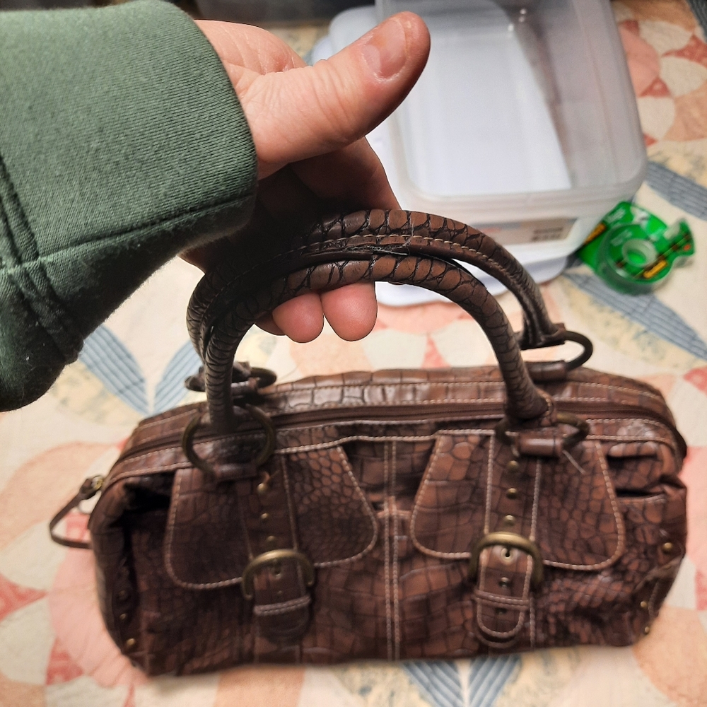 A.N.ANew  Faux Leather/Crocodile embossed Purse GUC - Picture 4 of 12